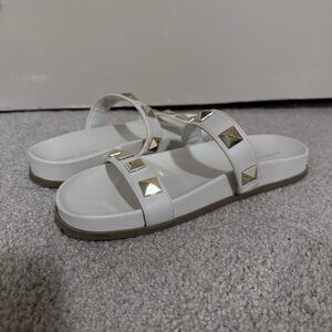 Marc Fisher White 2 strap sandals size women’s 8 1/2
